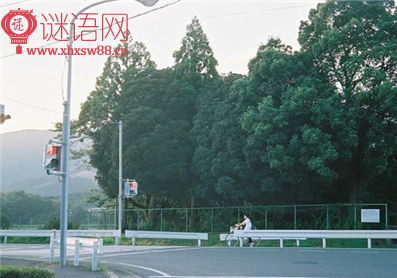 想一个人伤感的句子